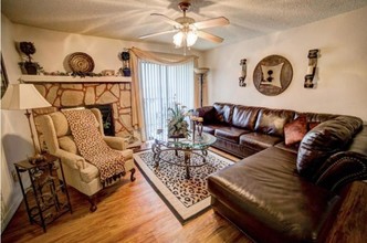 Westwood Village Apartments in Shreveport, LA - Foto de edificio - Interior Photo