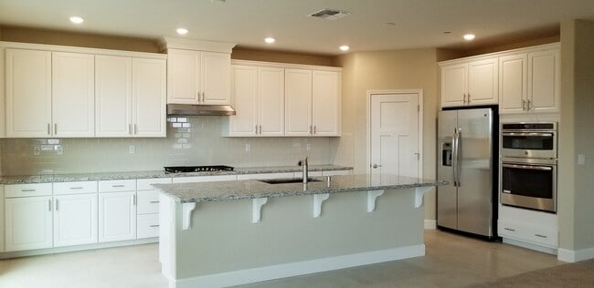 1921 Brogan Dr in Woodland, CA - Building Photo - Building Photo