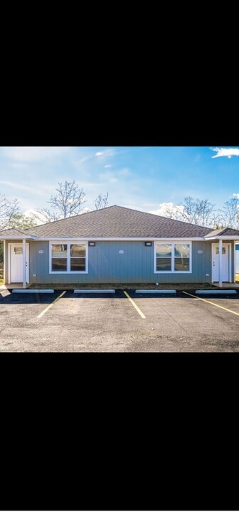 1305 Dolph St in Nacogdoches, TX - Building Photo