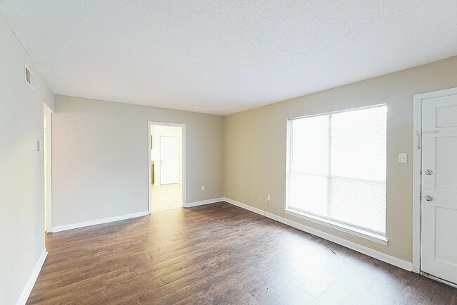 2879 Beverly Hills St in Memphis, TN - Building Photo - Building Photo