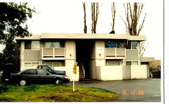 4010 S Puget Sound Ave in Tacoma, WA - Foto de edificio - Building Photo