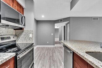 1263 SW 46th Ave in Pompano Beach, FL - Foto de edificio - Building Photo