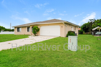 133 SE 25th Ln in Cape Coral, FL - Building Photo - Building Photo