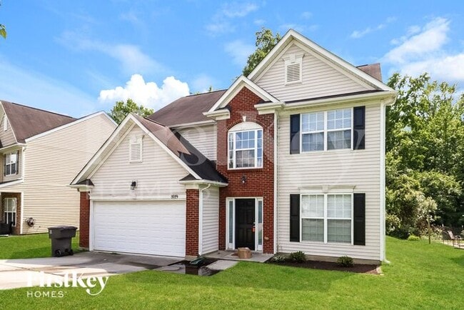 8019 Bushy Creek Dr in Charlotte, NC - Building Photo - Building Photo