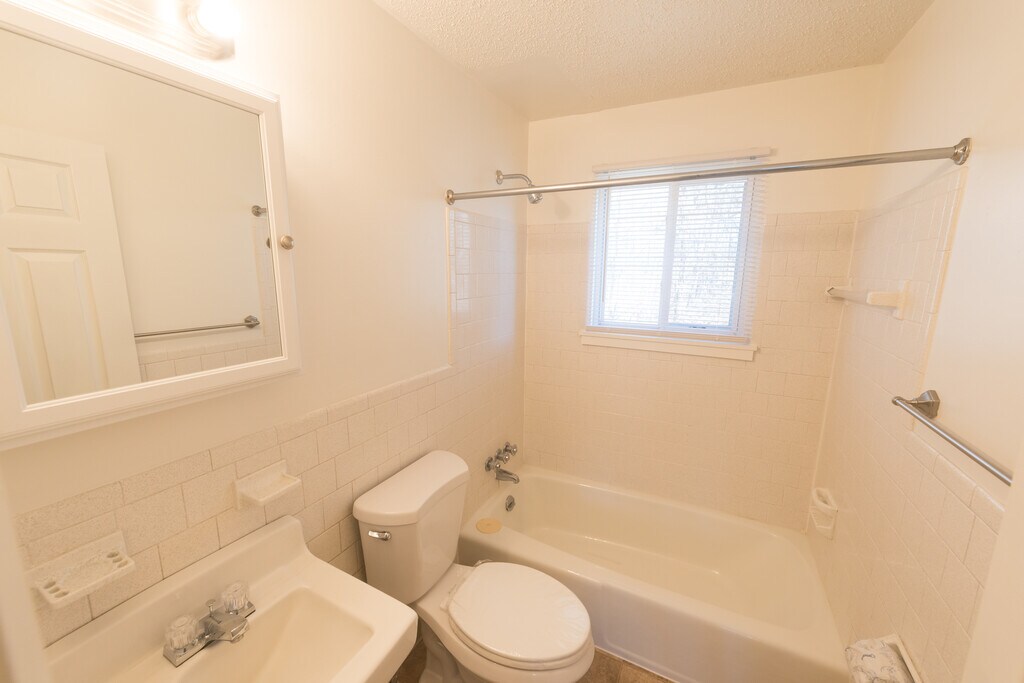 Tower Hill Landings Kingston, RI Apartments