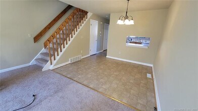 21 Deer Run in Bethel, CT - Building Photo - Building Photo