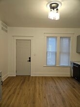 5706 22nd Ave, Unit Lower in Kenosha, WI - Foto de edificio - Building Photo