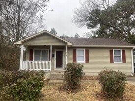 912 Gregory St in Greensboro, NC - Building Photo