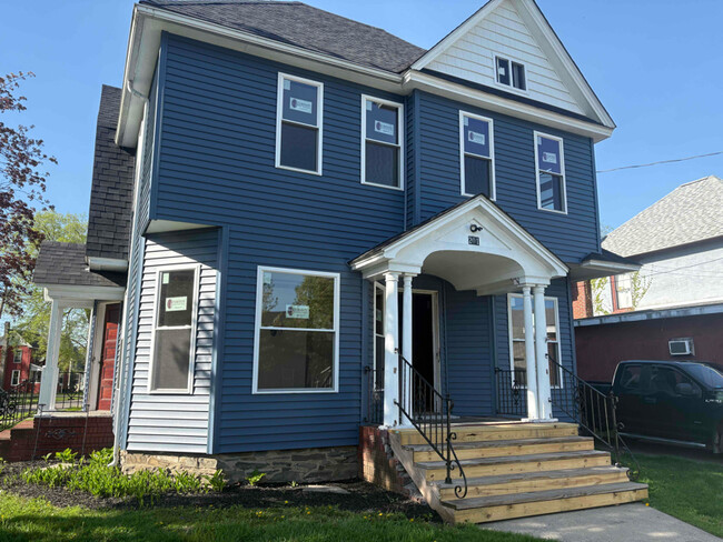 201 E Pine St in Athens, PA - Building Photo - Building Photo