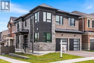 1 Frederick Roman Ave in Markham, ON - Building Photo - Building Photo