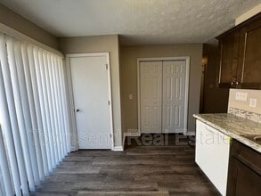 1437 Ireland Dr in Fayetteville, NC - Building Photo - Building Photo