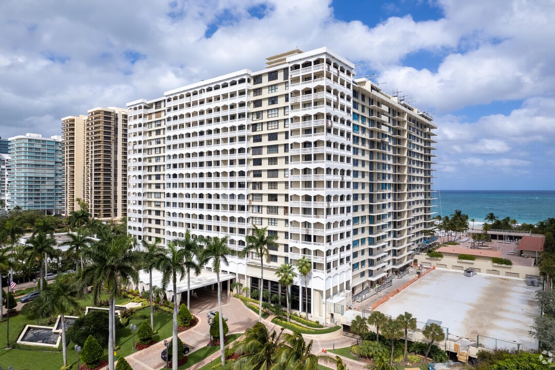 The Balmoral Condos in Miami Beach, FL - Building Photo