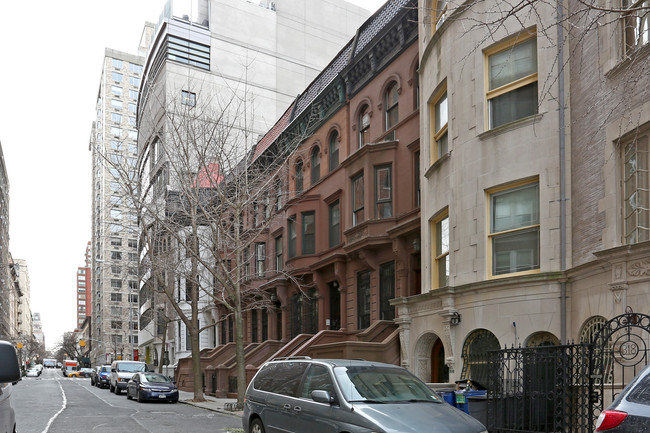 312 W 81st St in New York, NY - Building Photo - Building Photo