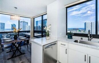 876 Curtis St, Unit apt 2204 in Honolulu, HI - Building Photo - Building Photo