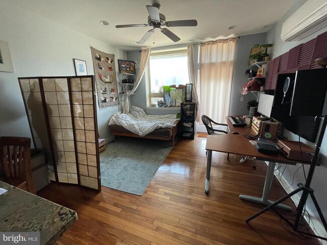 1712 W Girard Ave in Philadelphia, PA - Building Photo - Building Photo