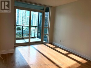 15-715 Greenview Ave in Toronto, ON - Building Photo - Building Photo