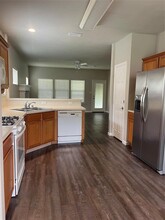 225 Maple Ln in Conroe, TX - Building Photo - Building Photo