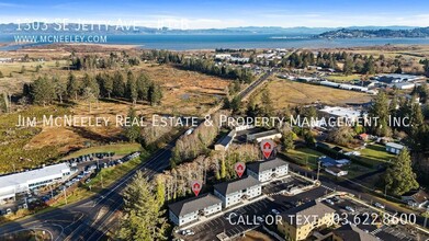 1303 SE Jetty Ave in Warrenton, OR - Foto de edificio - Building Photo
