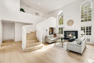 1 Overlook Pl in Monterey, CA - Building Photo - Building Photo