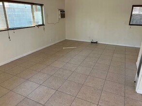 243 Avenida Ortega in Palm Springs, CA - Building Photo - Building Photo