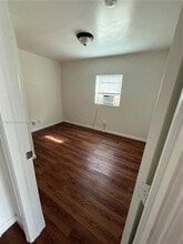 2645 NW 21st Ave in Oakland Park, FL - Building Photo - Building Photo