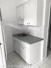 15 Alhambra Cir in Coral Gables, FL - Building Photo - Building Photo