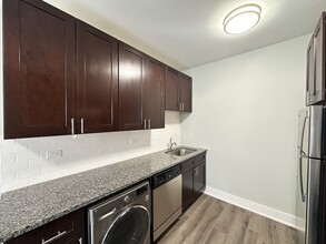 728 St Johns Ave in Highland Park, IL - Building Photo - Building Photo