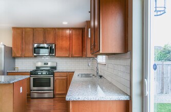 9998 Terra Glenn Street Southeast in Yelm, WA - Building Photo - Building Photo