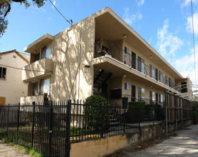 1189 N Alexandria Ave in Los Angeles, CA - Building Photo - Building Photo