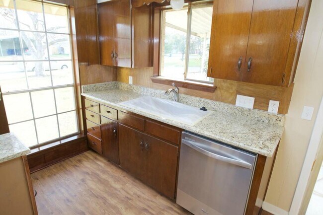 2203 Lanier Dr in Austin, TX - Building Photo - Building Photo