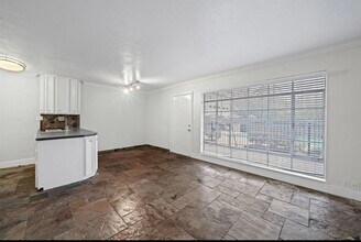 2322 Richton St in Houston, TX - Foto de edificio - Building Photo