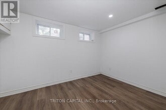 54 Henry St in Barrie, ON - Building Photo - Building Photo