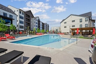 Arden Karl's Farm in Northglenn, CO - Foto de edificio - Building Photo