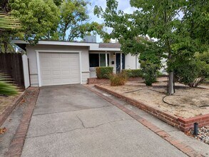 3633 Darlene Ave in Sacramento, CA - Building Photo - Building Photo