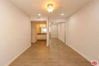 435 S Virgil Ave in Los Angeles, CA - Building Photo - Building Photo