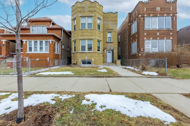 property at 7729 S Laflin St
