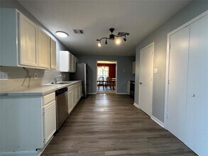 1150 Dixie Rd in Brenham, TX - Building Photo - Building Photo