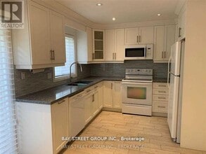 615 Summer Park Crescent in Mississauga, ON - Building Photo - Building Photo