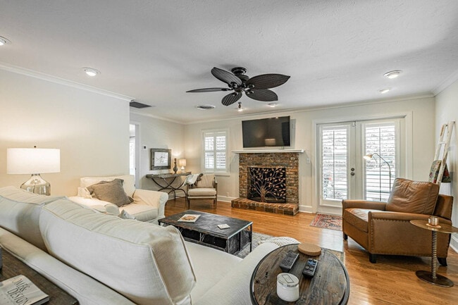 1750 Bayview Dr