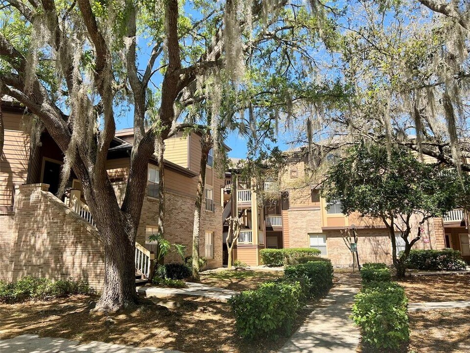 486 N Pin Oak Pl in Longwood, FL - Building Photo