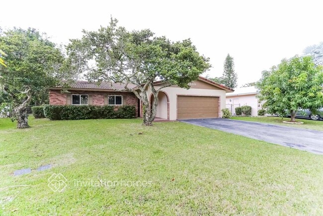 8500 NW 18th Pl in Coral Springs, FL - Foto de edificio - Building Photo