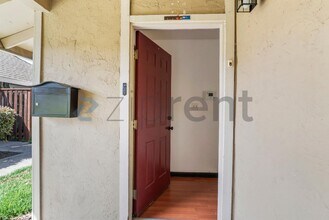 2095 Olivera Rd in Concord, CA - Building Photo - Building Photo