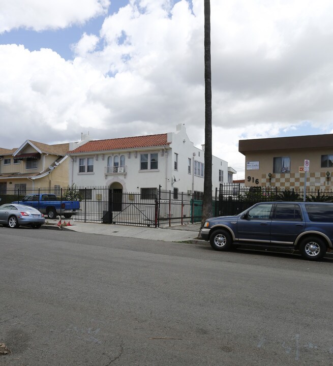 912-914 S Kenmore Ave in Los Angeles, CA - Building Photo