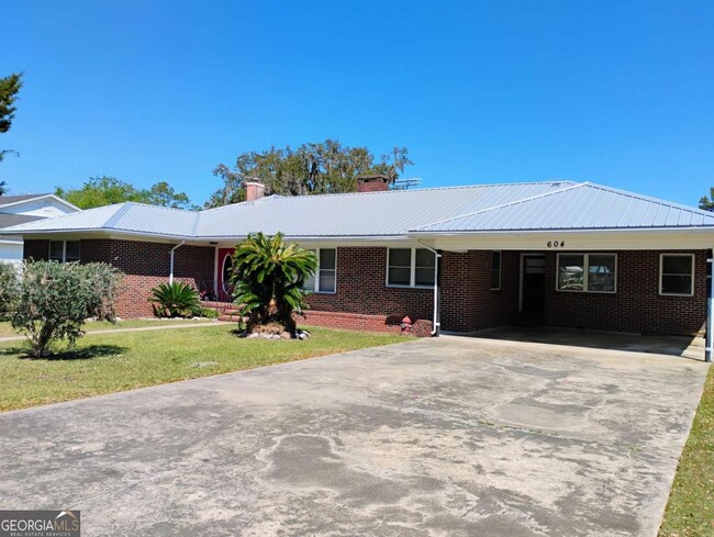 property at 604 Fort King George Dr