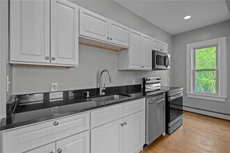 17 Selkirk Rd in Cranston, RI - Building Photo - Building Photo