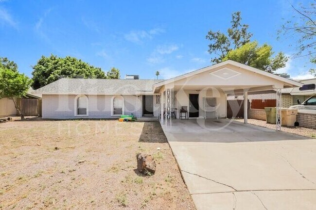 5627 W Sunnyslope Ln in Glendale, AZ - Building Photo - Building Photo