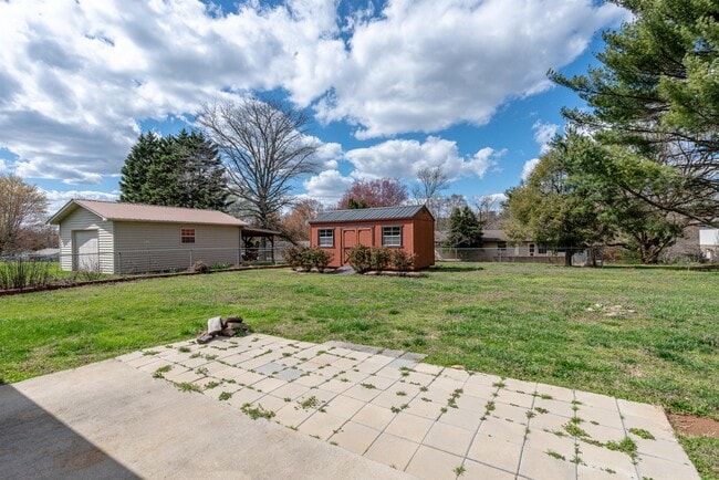 2021 Independence Dr in Maryville, TN - Building Photo - Building Photo