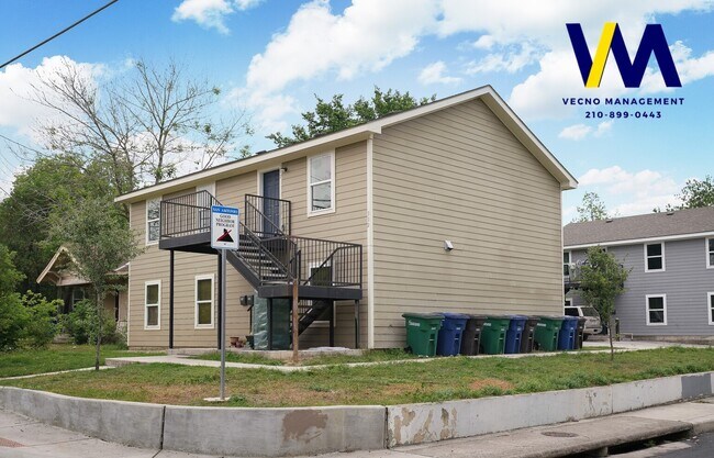 302 Cooper St in San Antonio, TX - Building Photo - Building Photo