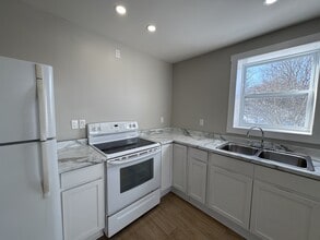 74 St John St in Saint John, NB - Building Photo - Building Photo