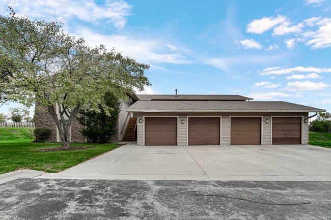 1395 Alpine Ct in Hanover Park, IL - Building Photo - Building Photo